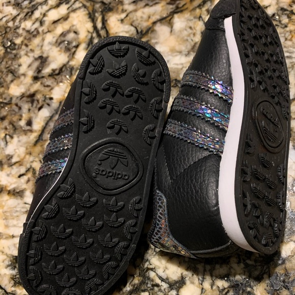 Adidas Samoa shoes - Picture 4 of 5